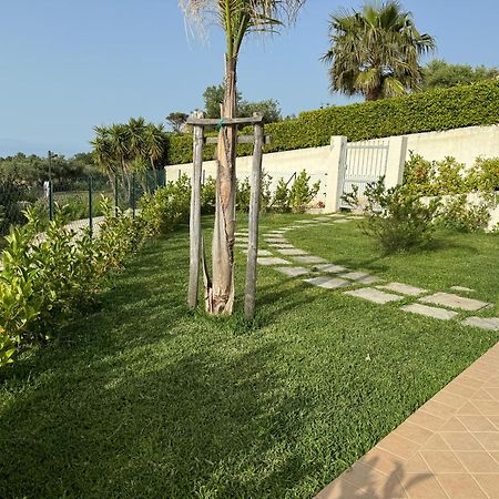 Villa Dei Fiori Zambrone Exteriör bild