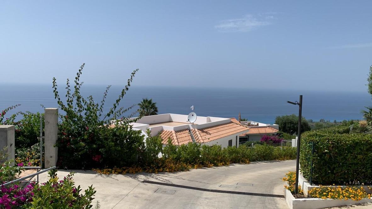 Villa Dei Fiori Zambrone Exteriör bild